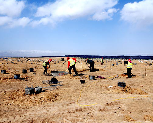 青海黃河水電115兆光伏發(fā)電項(xiàng)目全面鋪開